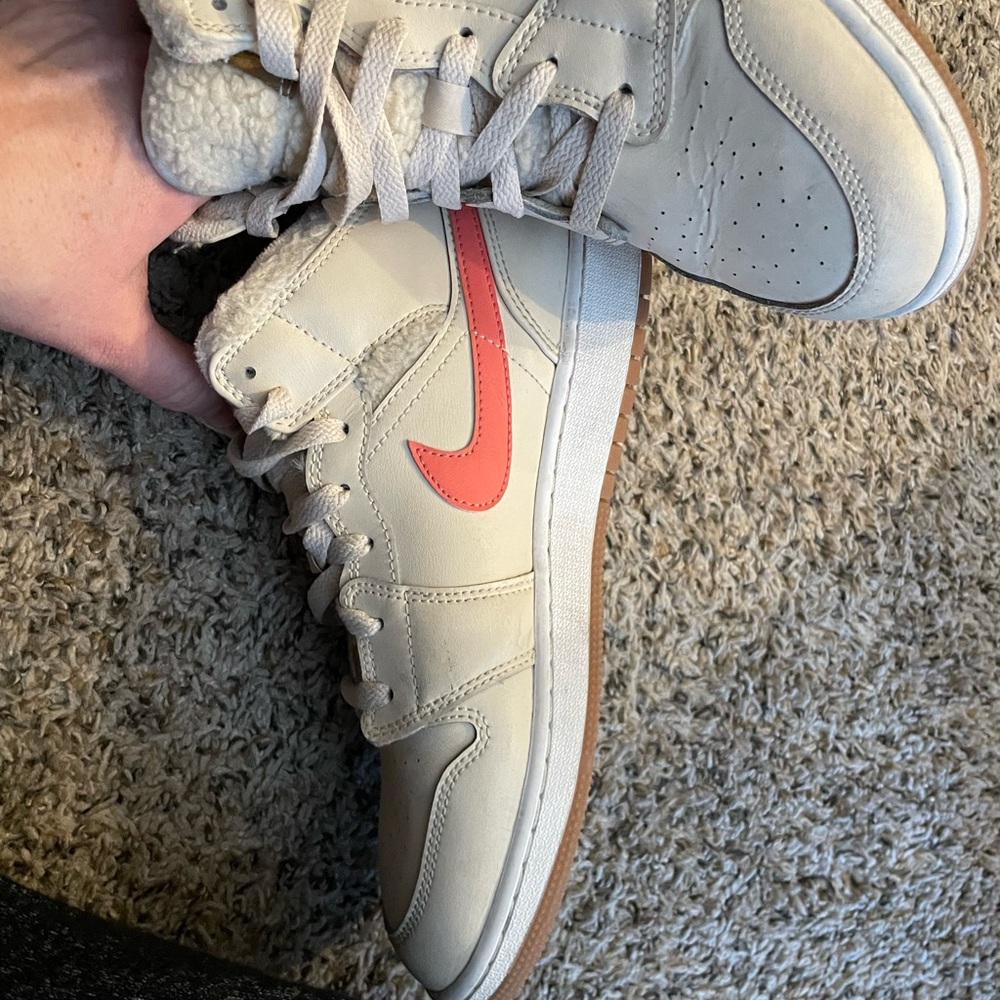 Air Jordan 1 Mid Fleece Utility size 7y